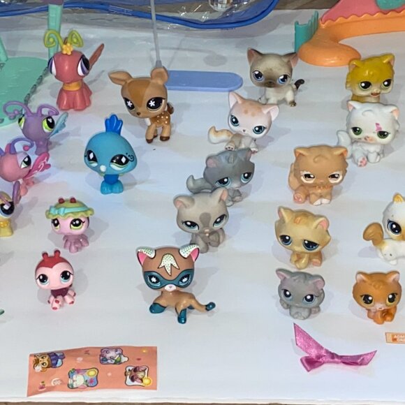 Littlest Pet Shop LPS HUGE LOT of Dogs, Cats & ACCESSORIES ✿PETS✿Carrying Case + - Picture 11 of 11